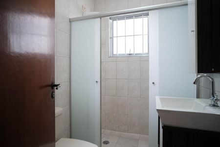 Casa à venda com 110m², 3 quartos e 2 vagasBanheiro