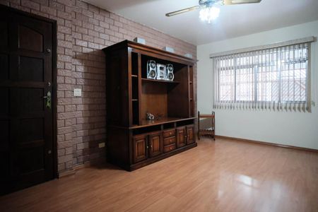 Casa à venda com 110m², 3 quartos e 2 vagasSala