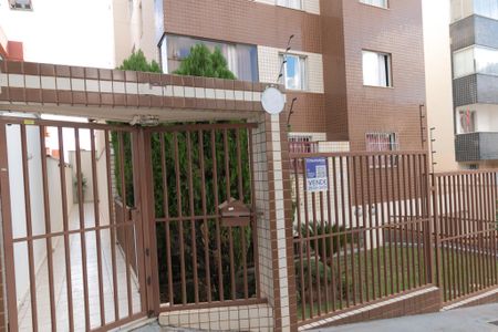 Apartamento à venda com 110m², 3 quartos e 2 vagasFachada e Placa