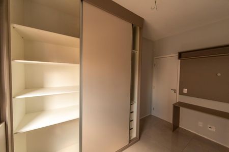 Apartamento para alugar com 69m², 2 quartos e 2 vagasQuarto