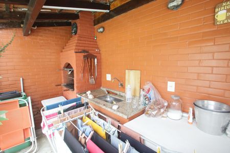 Casa de condomínio à venda com 220m², 5 quartos e 1 vagaChurrasqueira