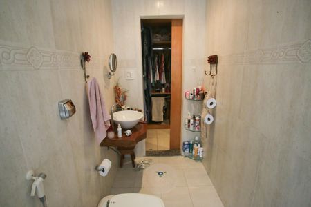 Casa de condomínio à venda com 220m², 5 quartos e 1 vagaBanheiro da Suíte