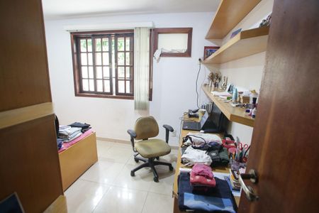 Casa de condomínio à venda com 220m², 5 quartos e 1 vagaQuarto 1