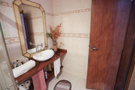 Casa de condomínio à venda com 220m², 5 quartos e 1 vagaBanheiro Social