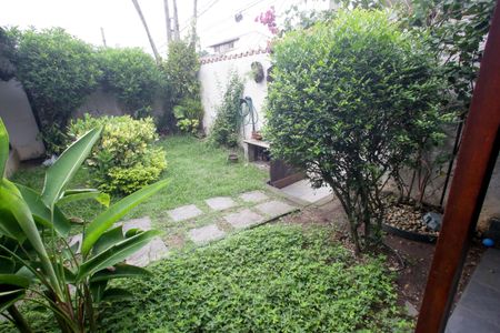 Casa de condomínio à venda com 220m², 5 quartos e 1 vagaJardim