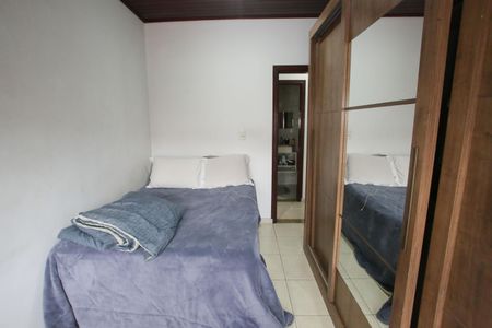 Casa de condomínio à venda com 220m², 5 quartos e 1 vagaQuarto 2