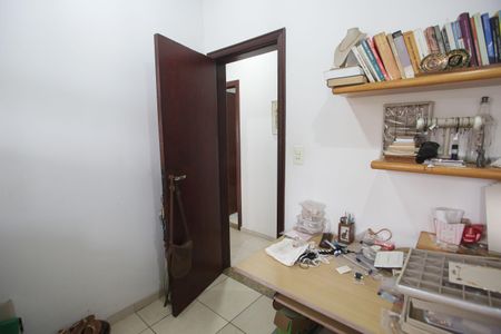 Casa de condomínio à venda com 220m², 5 quartos e 1 vagaQuarto 3