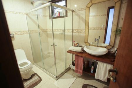 Casa de condomínio à venda com 220m², 5 quartos e 1 vagaBanheiro Social