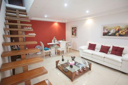 Casa de condomínio à venda com 220m², 5 quartos e 1 vagaSala