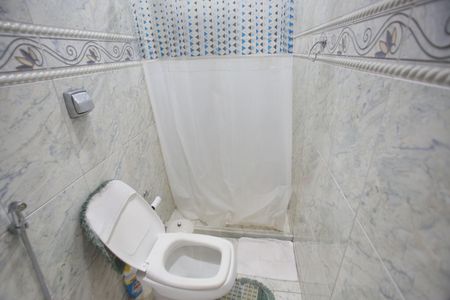 Casa de condomínio à venda com 220m², 5 quartos e 1 vagaBanheiro Social 2