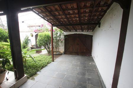Casa de condomínio à venda com 220m², 5 quartos e 1 vagaGaragem