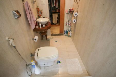 Casa de condomínio à venda com 220m², 5 quartos e 1 vagaBanheiro da Suíte