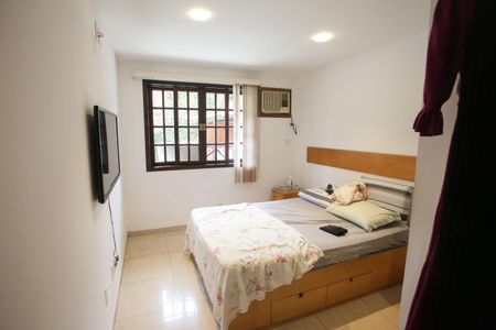 Casa de condomínio à venda com 220m², 5 quartos e 1 vagaSuíte