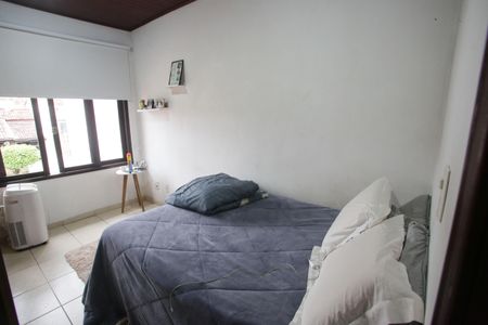 Casa de condomínio à venda com 220m², 5 quartos e 1 vagaQuarto 2