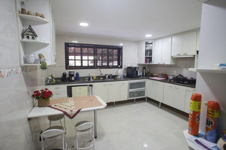 Casa de condomínio à venda com 220m², 5 quartos e 1 vagaCozinha