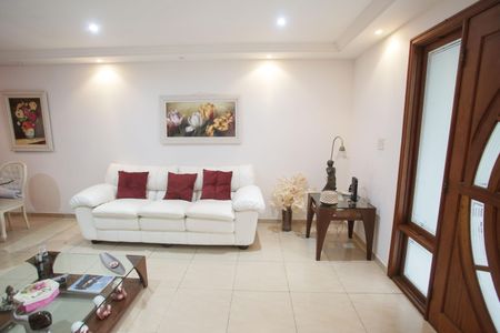 Casa de condomínio à venda com 220m², 5 quartos e 1 vagaSala