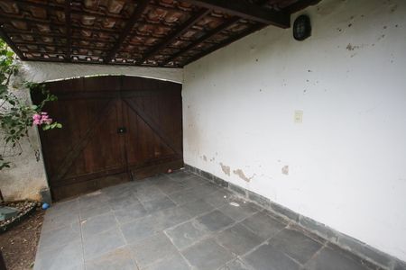 Casa de condomínio à venda com 220m², 5 quartos e 1 vagaGaragem