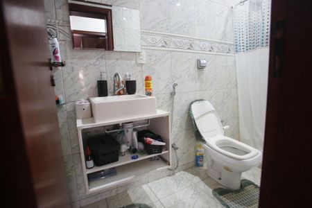 Casa de condomínio à venda com 220m², 5 quartos e 1 vagaBanheiro Social 2