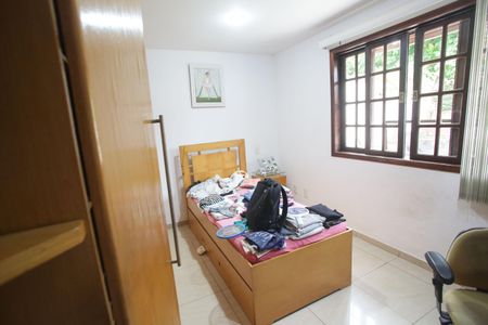 Casa de condomínio à venda com 220m², 5 quartos e 1 vagaQuarto 1