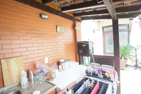 Casa de condomínio à venda com 220m², 5 quartos e 1 vagaChurrasqueira