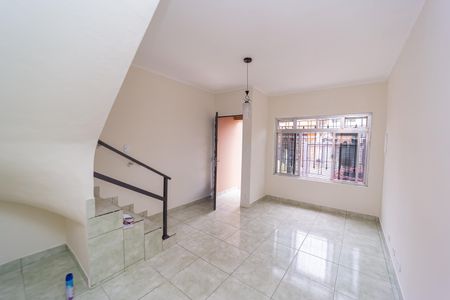 Casa para alugar com 125m², 2 quartos e 1 vaga Casa para alugar com 125m², 2 quartos e 1 vagaSala