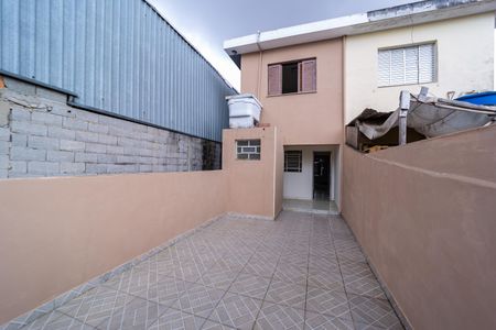 Casa para alugar com 125m², 2 quartos e 1 vaga Casa para alugar com 125m², 2 quartos e 1 vagaQuintal