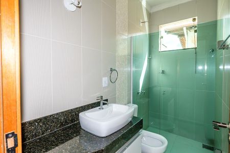 Casa à venda com 112m², 3 quartos e 1 vagaBanheiro