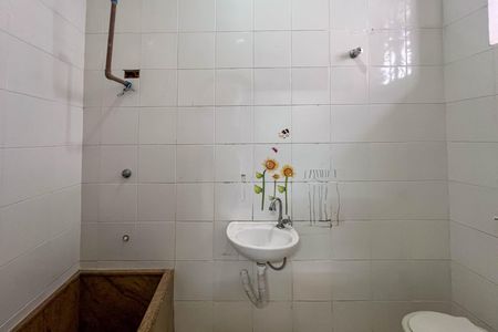 Casa à venda com 380m², 3 quartos e 2 vagasBanheiro Suíte 2