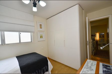 Apartamento à venda com 110m², 2 quartos e 4 vagasQuarto