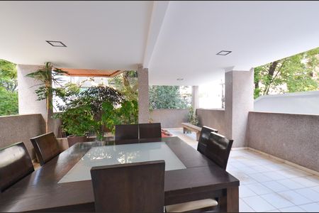 Apartamento à venda com 110m², 2 quartos e 4 vagasArea comum