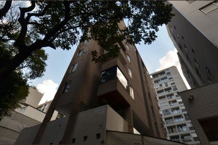 Apartamento à venda com 110m², 2 quartos e 4 vagasFachada