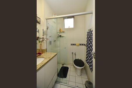 Apartamento à venda com 110m², 2 quartos e 4 vagasBanheiro social1