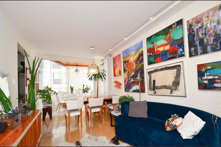 Apartamento à venda com 110m², 2 quartos e 4 vagasSala