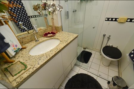 Apartamento à venda com 110m², 2 quartos e 4 vagasBanheiro social1