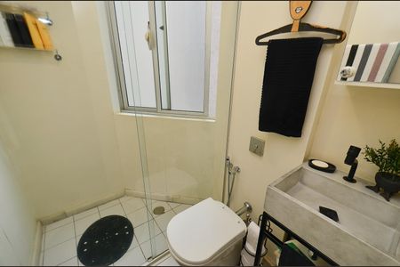 Apartamento à venda com 110m², 2 quartos e 4 vagasBanheiro suite