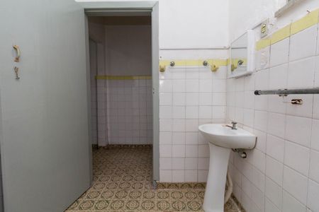 Casa à venda com 180m², 2 quartos e 4 vagasBanheiro