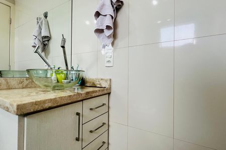 Apartamento à venda com 76m², 3 quartos e 1 vagaBanheiro da Suíte