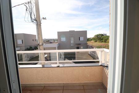 Casa de condomínio para alugar com 117m², 3 quartos e 2 vagasSacada