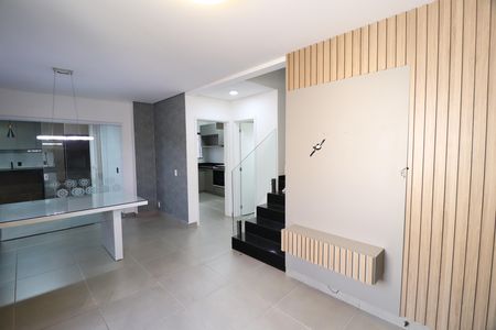 Casa de condomínio para alugar com 117m², 3 quartos e 2 vagasSala