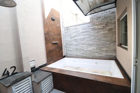 Casa de condomínio para alugar com 117m², 3 quartos e 2 vagasHidromassagem