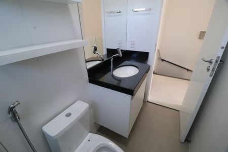 Casa de condomínio para alugar com 117m², 3 quartos e 2 vagasBanheiro Social