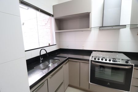 Casa de condomínio para alugar com 117m², 3 quartos e 2 vagasCozinha