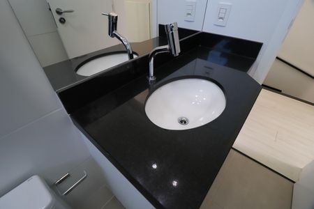 Casa de condomínio para alugar com 117m², 3 quartos e 2 vagasBanheiro Social