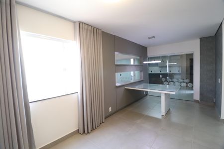 Casa de condomínio para alugar com 117m², 3 quartos e 2 vagasSala