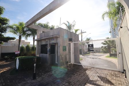 Casa de condomínio para alugar com 117m², 3 quartos e 2 vagasFachada e portaria