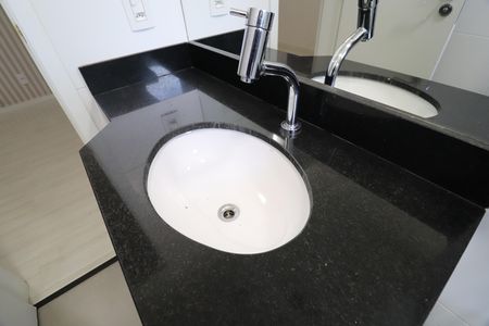 Casa de condomínio para alugar com 117m², 3 quartos e 2 vagasBanheiro do Quarto 1