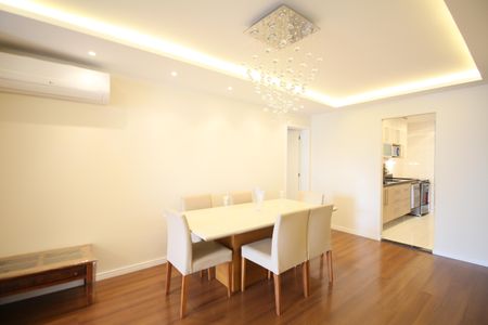 Apartamento à venda com 127m², 4 quartos e 2 vagasSala