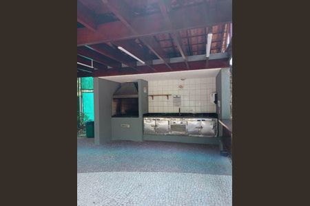 Apartamento à venda com 127m², 4 quartos e 2 vagas Apartamento à venda com 127m², 4 quartos e 2 vagasÁrea comum - Churrasqueira