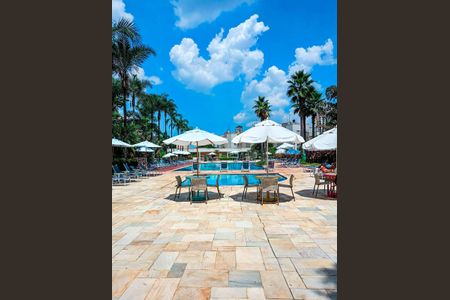 Apartamento à venda com 127m², 4 quartos e 2 vagas Apartamento à venda com 127m², 4 quartos e 2 vagasÁrea comum - Piscina