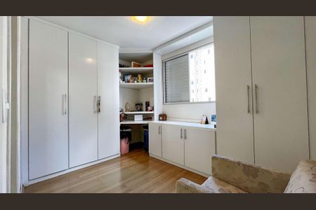 Apartamento à venda com 240m², 5 quartos e 3 vagas